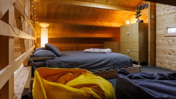 2 bedrooms, iron/ironing board, travel crib, free WiFi