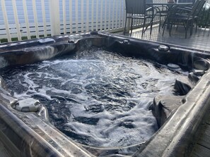 Cabin | Outdoor spa tub - Luxury Pet Friendly Hot Tub Breaks at Tattershall (Lincoln)