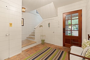 Interior - Gated Seaside Community sleeps 10, private courtyard pool & community pool (St Simons Island)