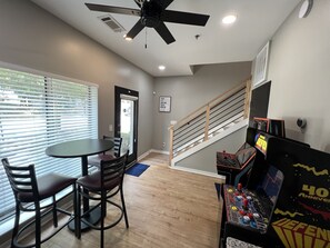 Games room - Walkable Benz Stadium+Gated+Private Rooftop+Private Garage (Atlanta)