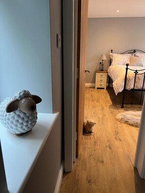 2 chambres, lit parapluie, Wi-Fi, draps fournis