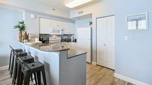 Kondominium, 1 kamar tidur | Dapur pribadi | Mesin pembuat kopi/teh, lemari es, oven, dan pemanggang roti