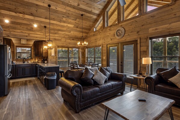 Chalet rustique, 3 chambres | Aire de séjour | Téléviseur connecté