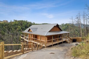 Cabin, 3 Bedrooms | Exterior - Little Bear Lodge 3 Bedroom Cabin by RedAwning (Sevierville)
