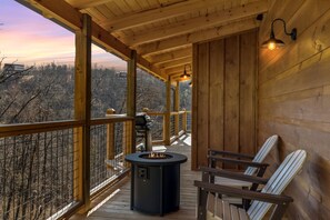 Chalet rustique, 3 chambres | Terrasse/patio