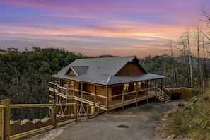 Cabin, 3 Bedrooms | Exterior - Little Bear Lodge 3 Bedroom Cabin by RedAwning (Sevierville)