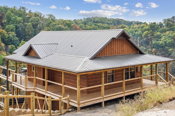 Cabin, 3 Bedrooms | Exterior - Little Bear Lodge 3 Bedroom Cabin by RedAwning (Sevierville)