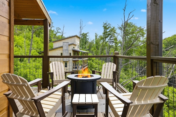 Chalet rustique, 3 chambres | Terrain de l’hébergement 