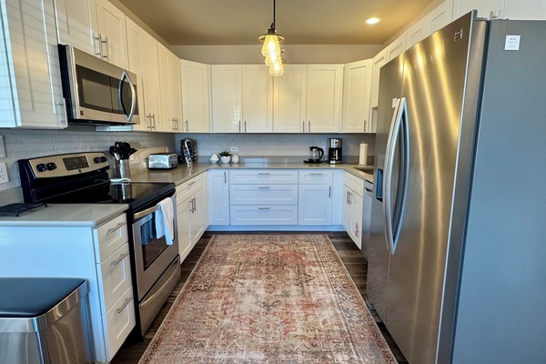 Refrigerador, microondas, horno, placa de cocina