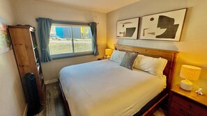 2 bedrooms, desk, iron/ironing board, travel cot - Heart of BV - River & Mountain Condo - location, location, location!  (Buena Vista)