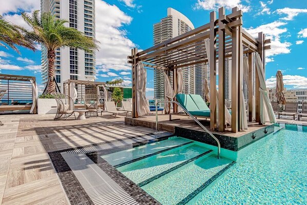 Piscine extérieure, piscine chauffée