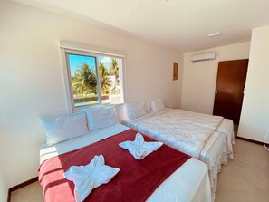 Casa Deluxe | Decoración personalizada y espacio para trabajar con laptop 