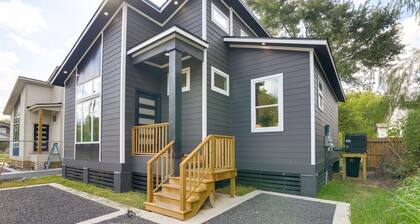 Pet-friendly Houston Home ~ 3 Mi to Downtown!