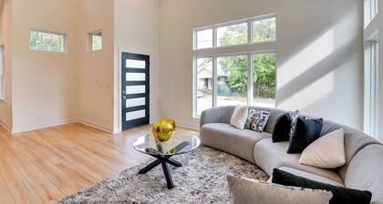 Pet-friendly Houston Home ~ 3 Mi to Downtown!