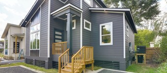 Pet-friendly Houston Home ~ 3 Mi to Downtown!