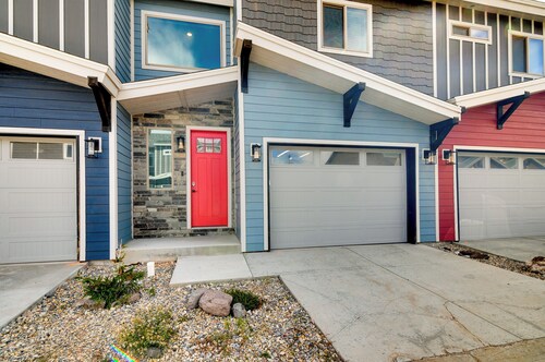 Brian Head Retreat w/ Deck, Shuttle to Ski Slopes!