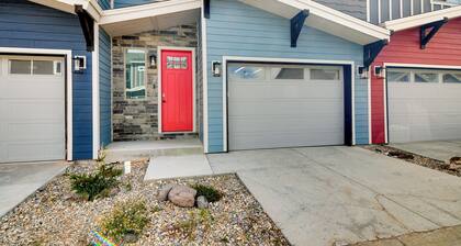 Brian Head Retreat w/ Deck, Shuttle to Ski Slopes!