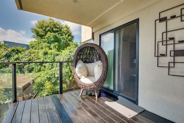 Malibu Retreat W/ Balcony & Mountain Views - Malibu, CA