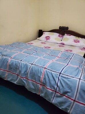 Standard Double Room | Desk, iron/ironing board, WiFi - Arusha (Arusha)