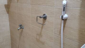 Kamar Double Standar | Kamar mandi | Sandal