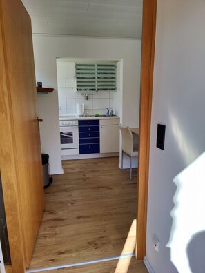 Fridge, oven, stovetop, coffee/tea maker - Im Idyllischen Naturpark Liegende, Kernsanierte Wohnung in der Gem. Wüstenrot (Wüstenrot)