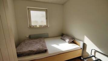 1 chambre, bureau, Wi-Fi gratuit, draps fournis
