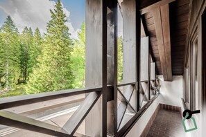 Comfort Studio | Balcony - HOTIDAY Apartment Collection - Campiglio Grostè (Pinzolo)
