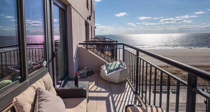 Luxury Oceanfront Penthouse Duplex with Balcony