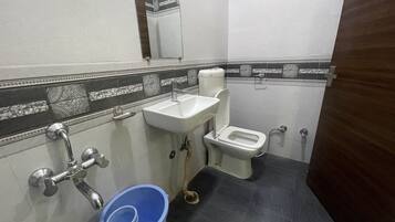 Shower, rainfall showerhead, towels