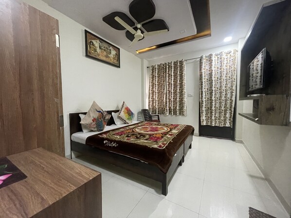 Deluxe-Doppel- oder -Zweibettzimmer | Pillowtop-Betten, Zimmersafe, Bügeleisen/Bügelbrett, kostenloses WLAN