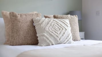 2 quartos, ferros/tábuas de passar roupa, Wi-Fi, roupa de cama