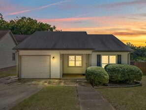 Exterior - Cozy 3-BR Bungalow—City Views—Fire Pit—Football! (Charlotte)
