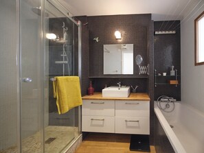 Hårtørrer, håndklæder, Sæbe, Shampoo