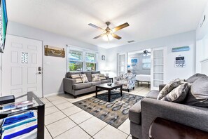 TV - A Perfect Get-Away! Newly Remodeled Home On Siesta Key! (Siesta Key)