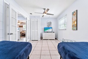 3 bedrooms, iron/ironing board, free WiFi, bed sheets - A Perfect Get-Away! Newly Remodeled Home On Siesta Key! (Siesta Key)