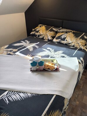 2 habitaciones, tabla de planchar con plancha y wifi gratis 