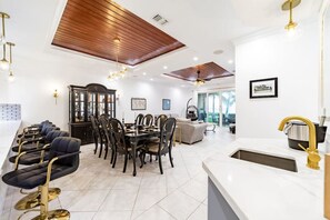 Interior - Paradise Retreat – A Tropical Oceanfront Villa, Steps to Beach, Pool & Jacuzzi (Freeport)