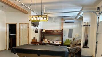 3 bedrooms, desk, free WiFi, bed sheets