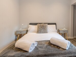 1 Schlafzimmer, Bügeleisen/Bügelbrett, Reisekinderbett, kostenloses WLAN