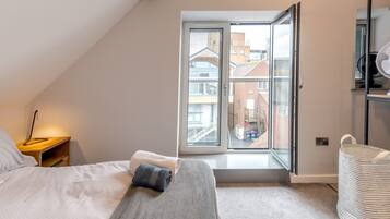 1 bedroom, iron/ironing board, free WiFi, bed sheets