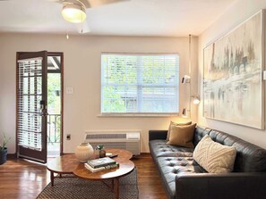 TV, offices - the hideaway: pool, hot tub, Easy World Cup Access (Houston)