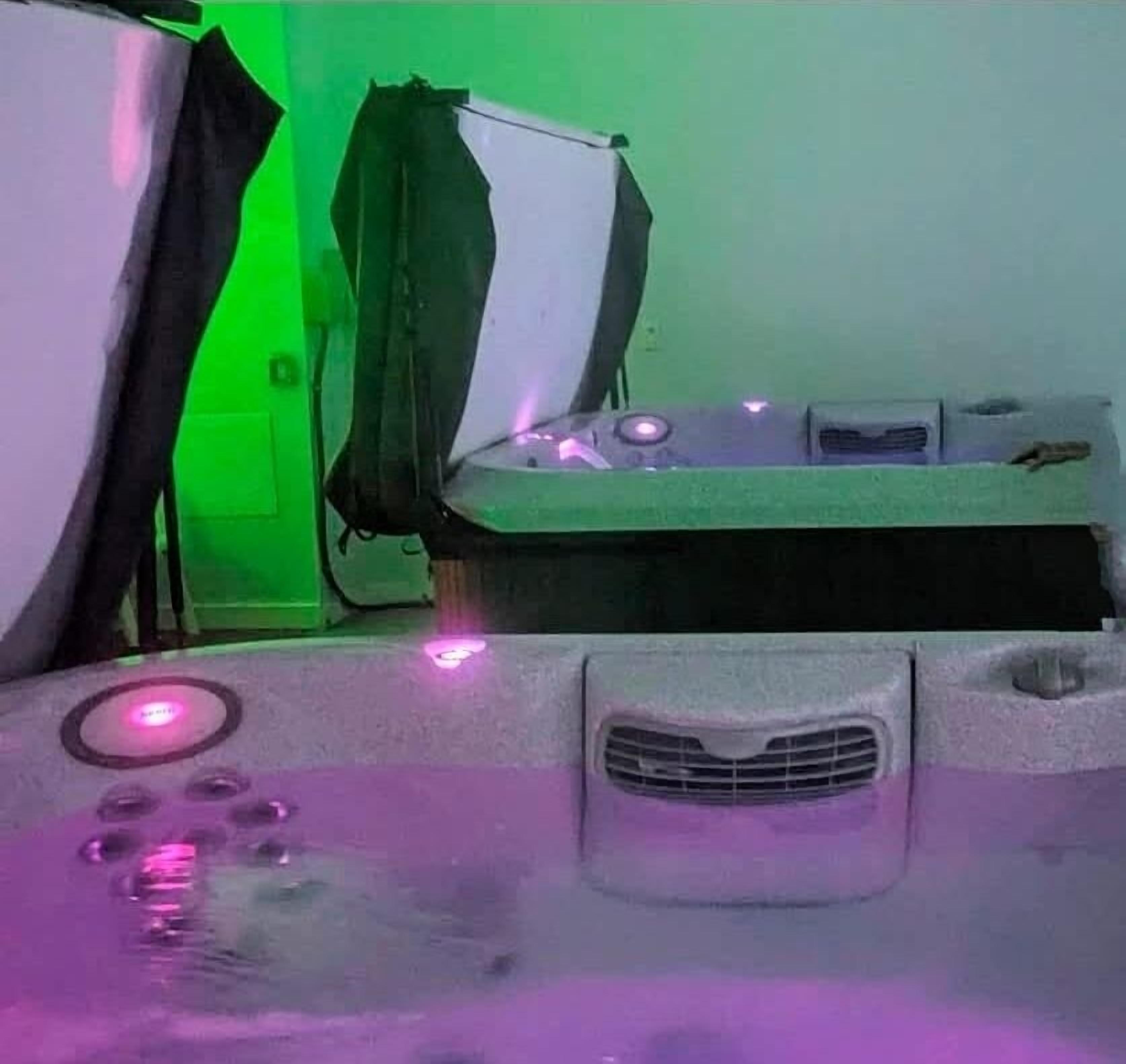 Indoor spa tub
