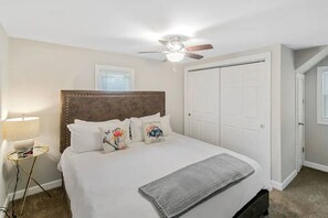 2 bedrooms, desk, iron/ironing board, travel crib