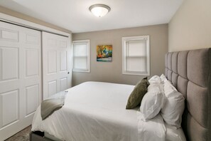 2 bedrooms, desk, iron/ironing board, travel crib