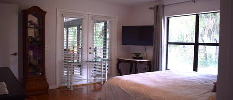 3 habitaciones, tabla de planchar con plancha, wifi y ropa de cama