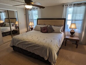 3 bedrooms, in-room safe, desk, iron/ironing board - Osprey Bluff, Conveniently located with exceptional sunrises and lake views. (Clinton)