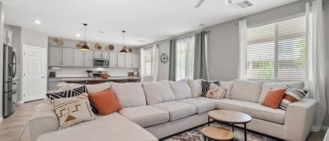 Smart TV, libri, impianto stereo