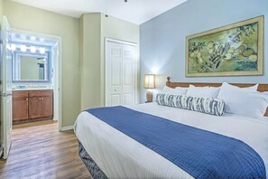 2 bedrooms, iron/ironing board, WiFi, bed sheets - 2 Bedroom Lockoff Unit, Sleeps 8, Near Disney, at Cypress Palms Resort!! (Kissimmee)