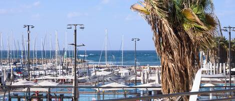 Coffres-forts dans les chambres, bureau