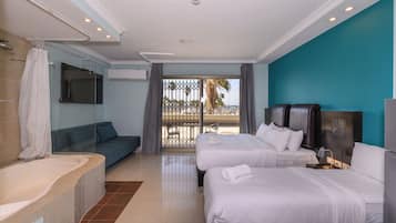 Phòng 4 Deluxe, quang cảnh biển | Két bảo mật tại phòng, bàn, khu vực làm việc phù hợp cho laptop